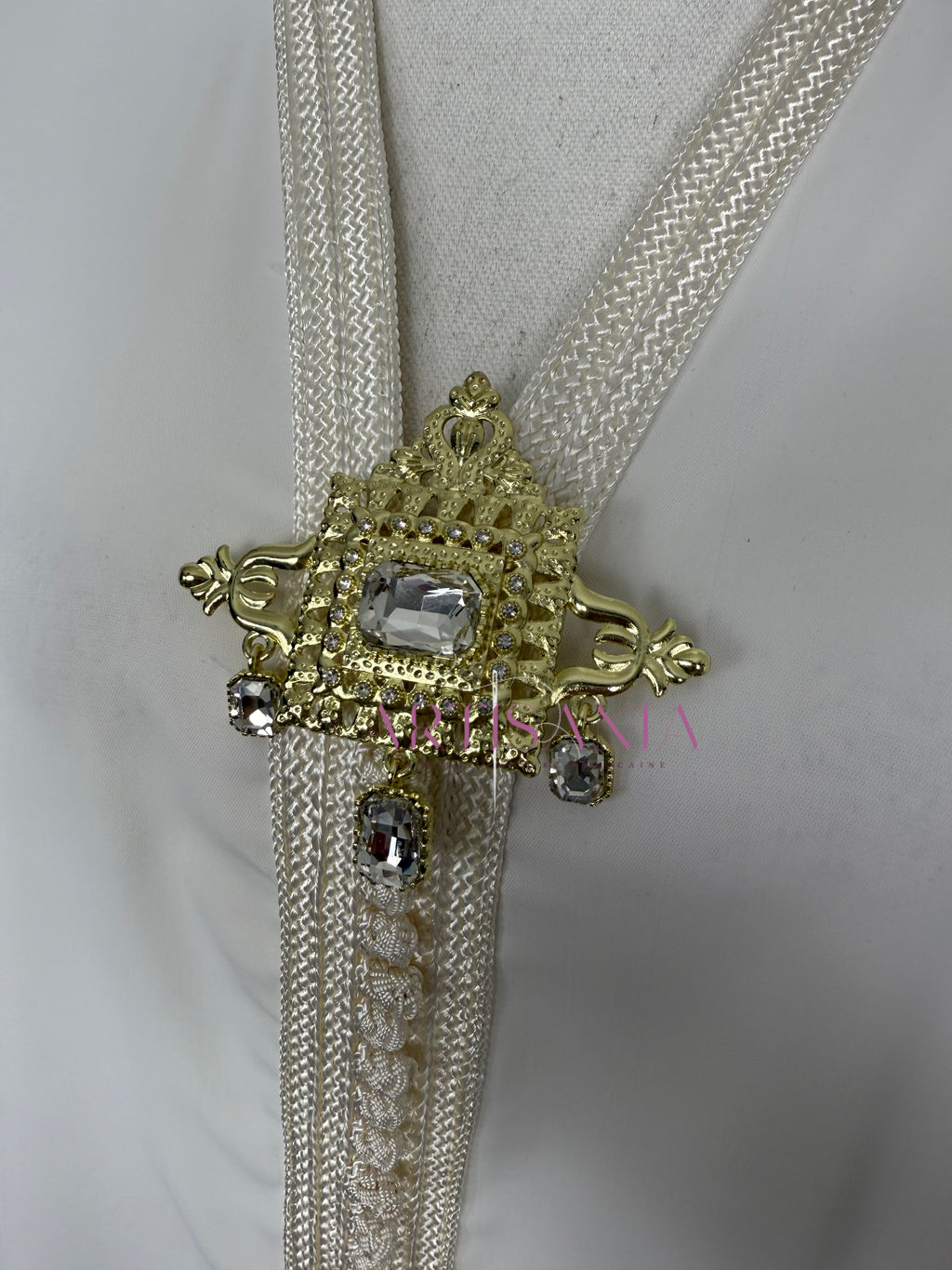 Broches pour accompagner vos tenues - dorées