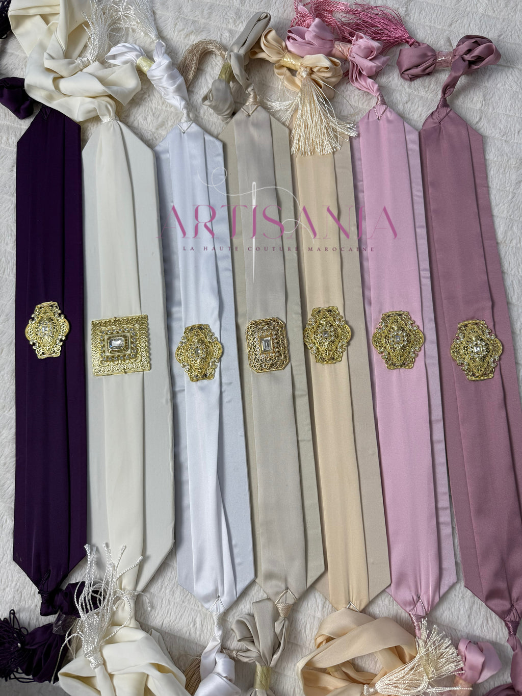 Nos ceintures en tissu avec broche ✨