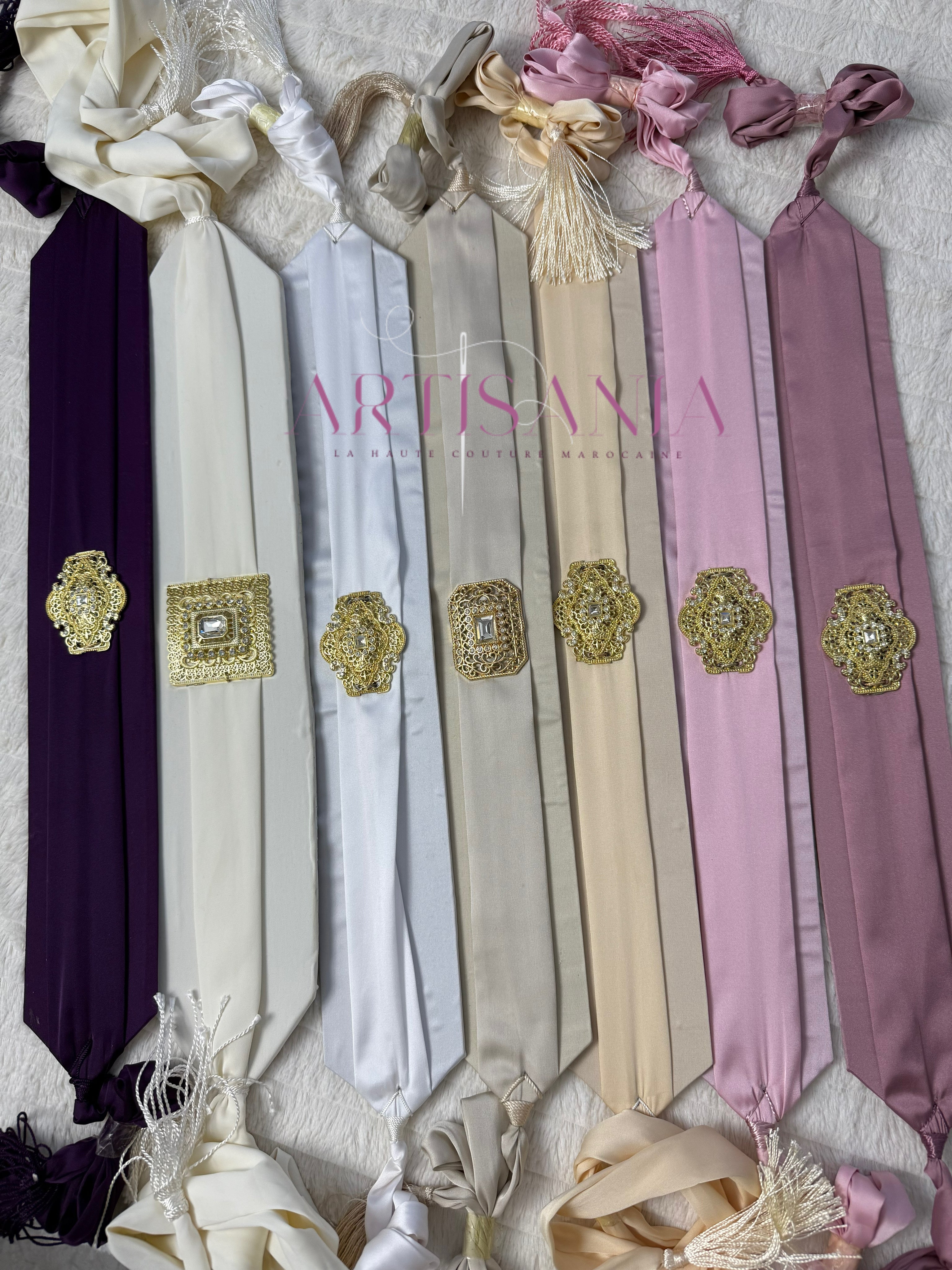 Nos ceintures en tissu avec broche ✨