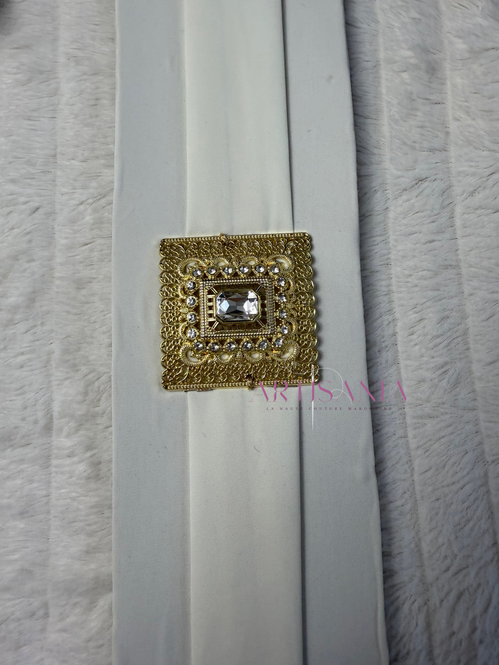 Nos ceintures en tissu avec broche ✨