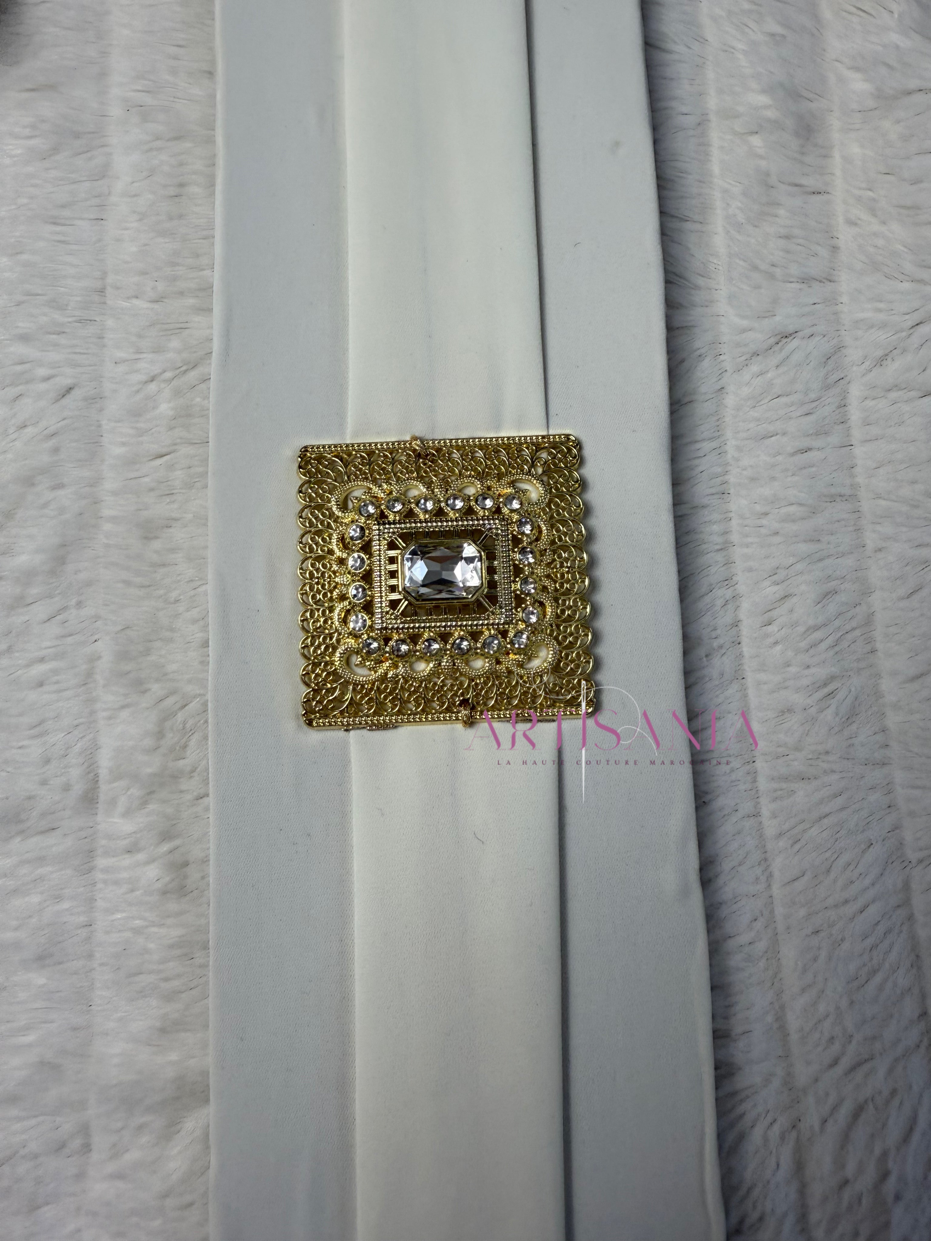 Nos ceintures en tissu avec broche ✨