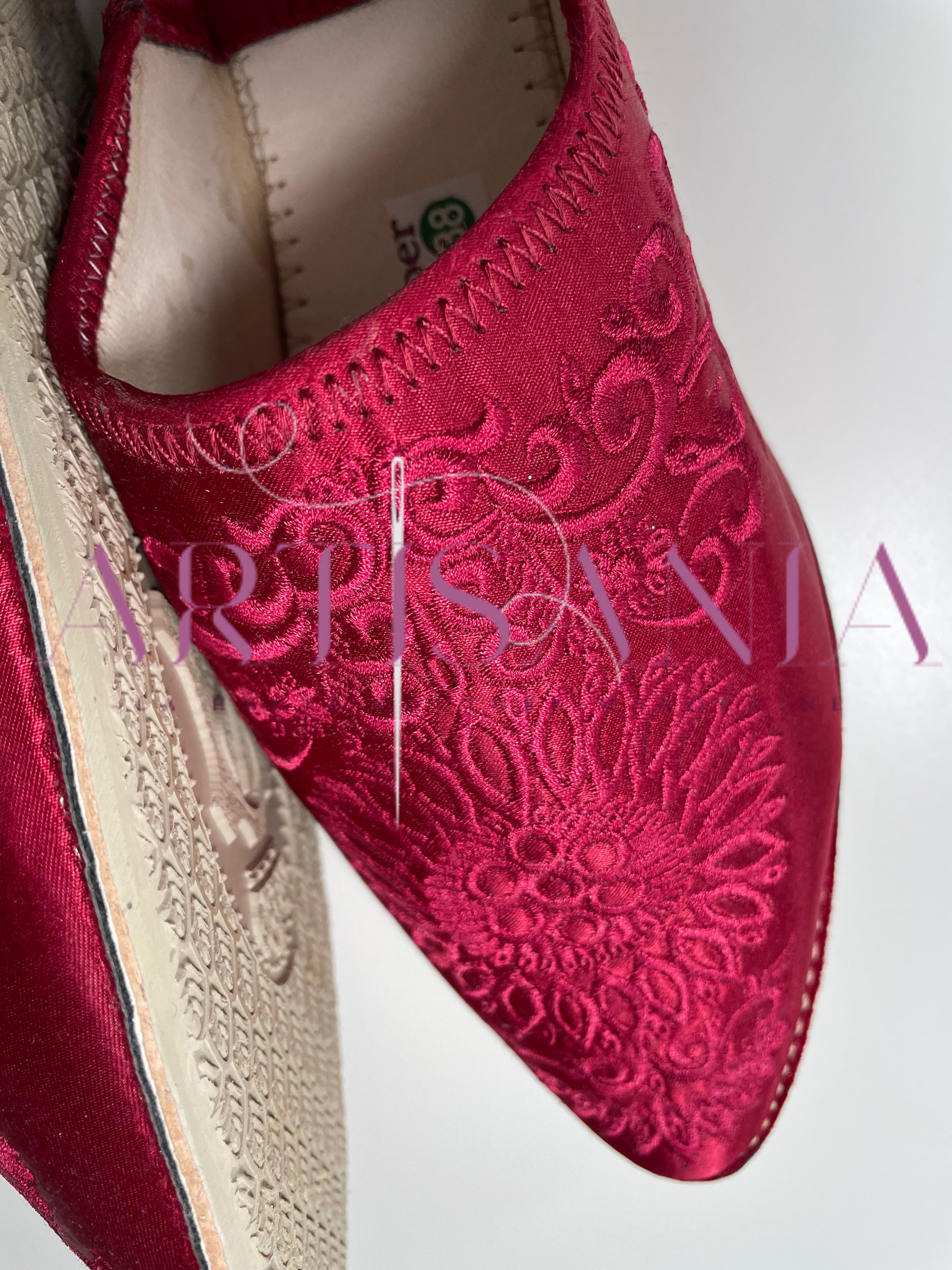 Babouche plate marocaine rouge - modèle Doriane