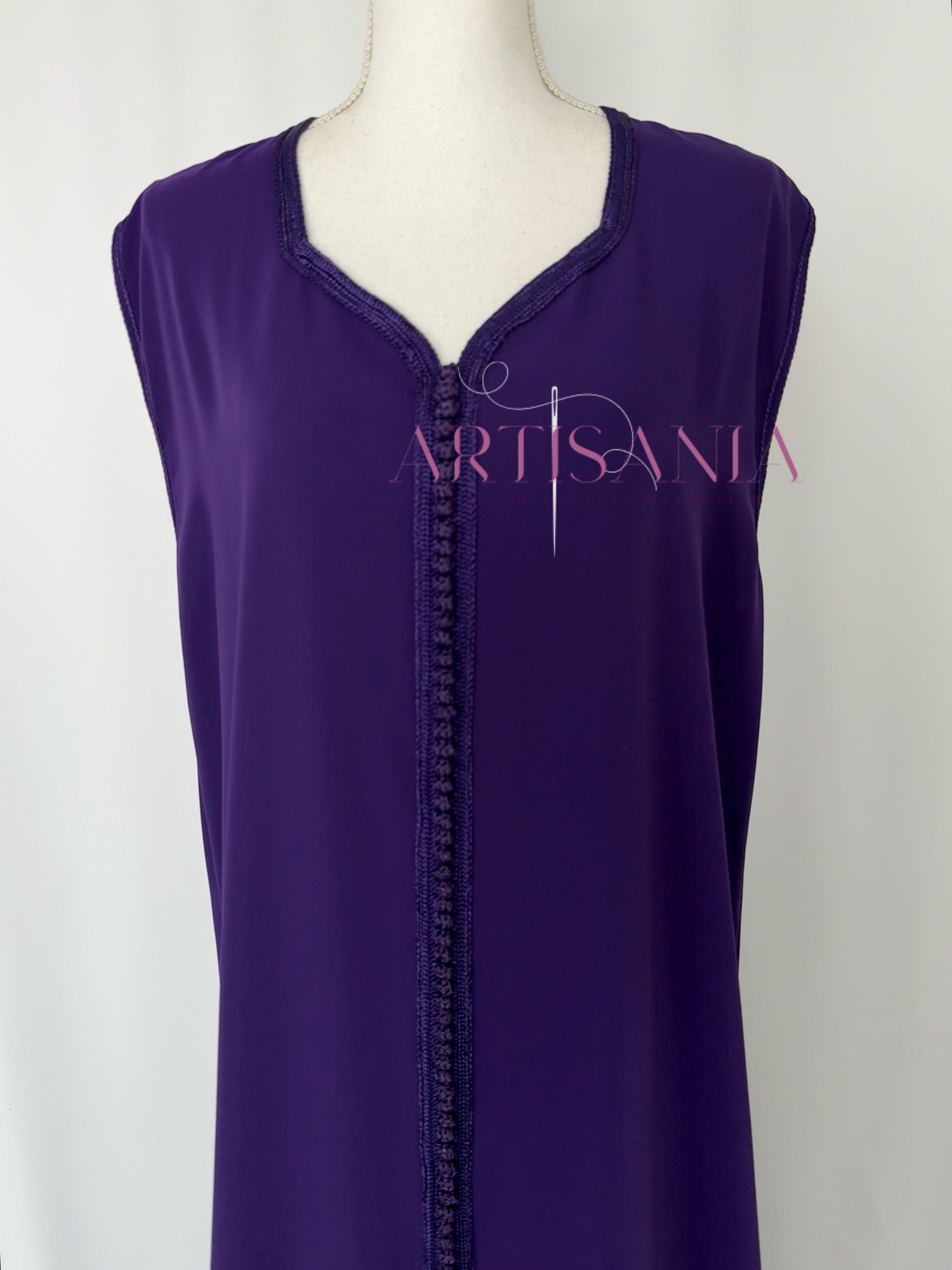 Caftan marocain avec cape modèle Ihsanne – Élégance et légèreté