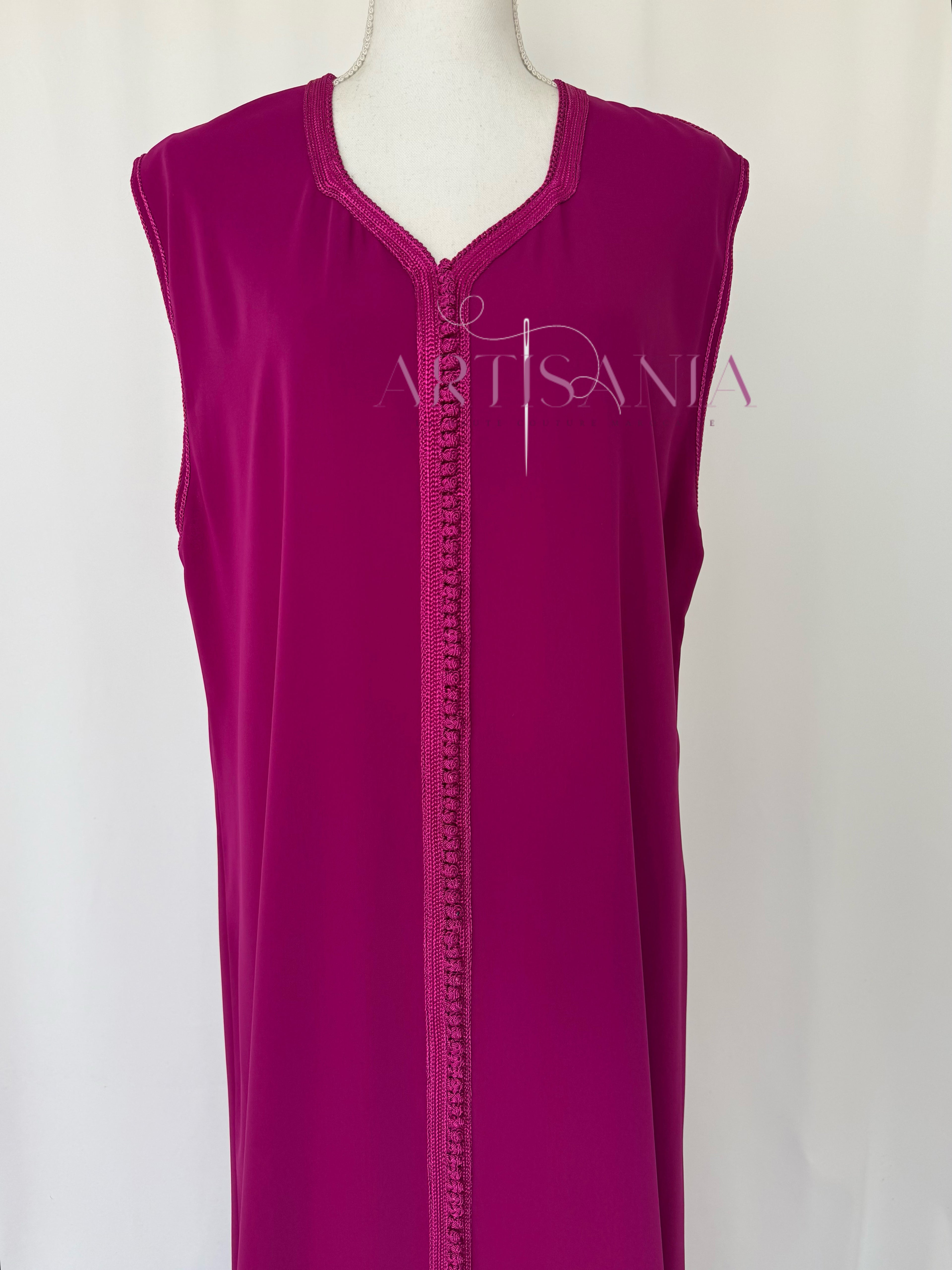 Caftan marocain avec cape modèle Ihsanne – Élégance et légèreté