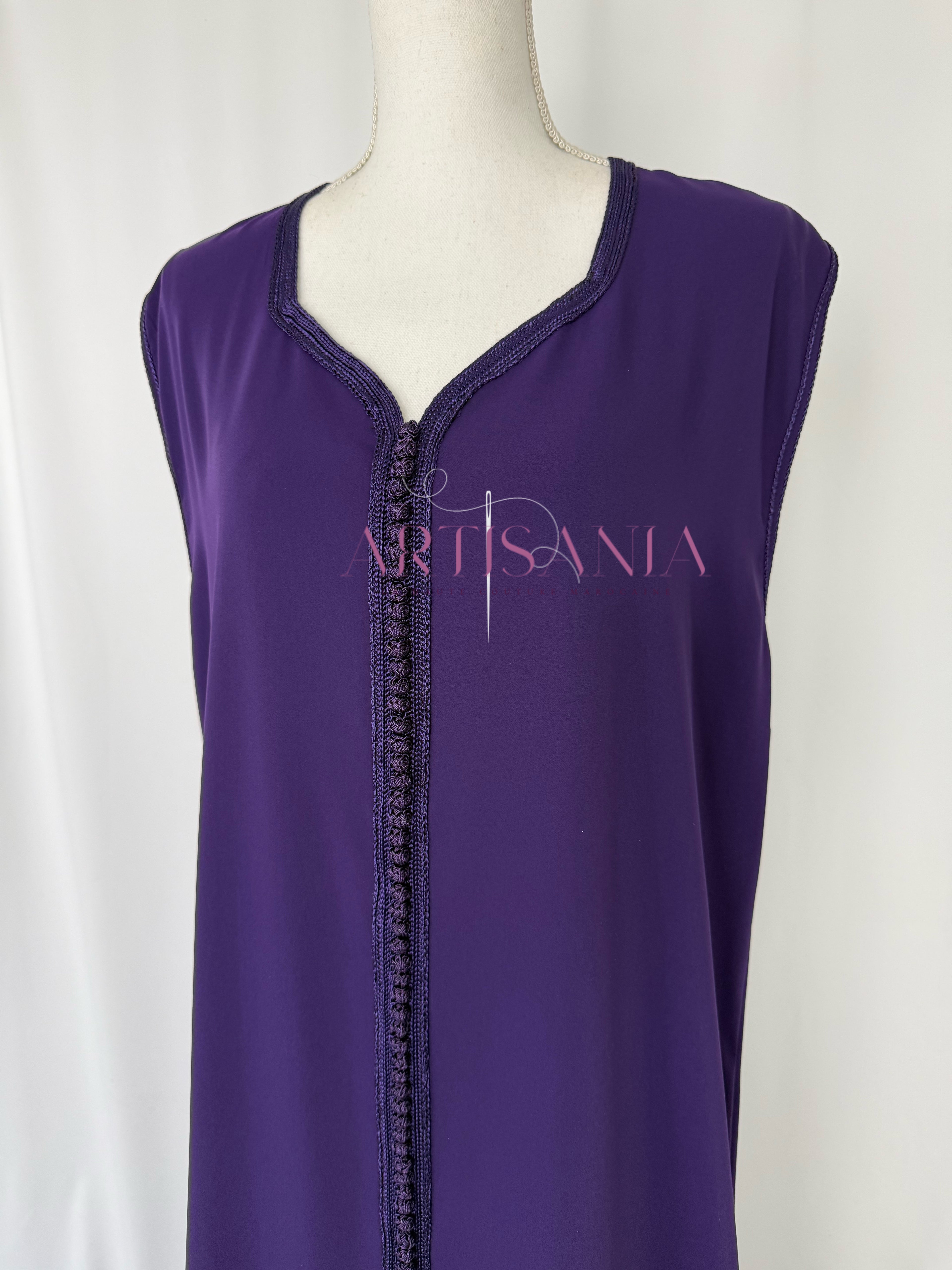 Caftan marocain avec cape modèle Ihsanne – Élégance et légèreté