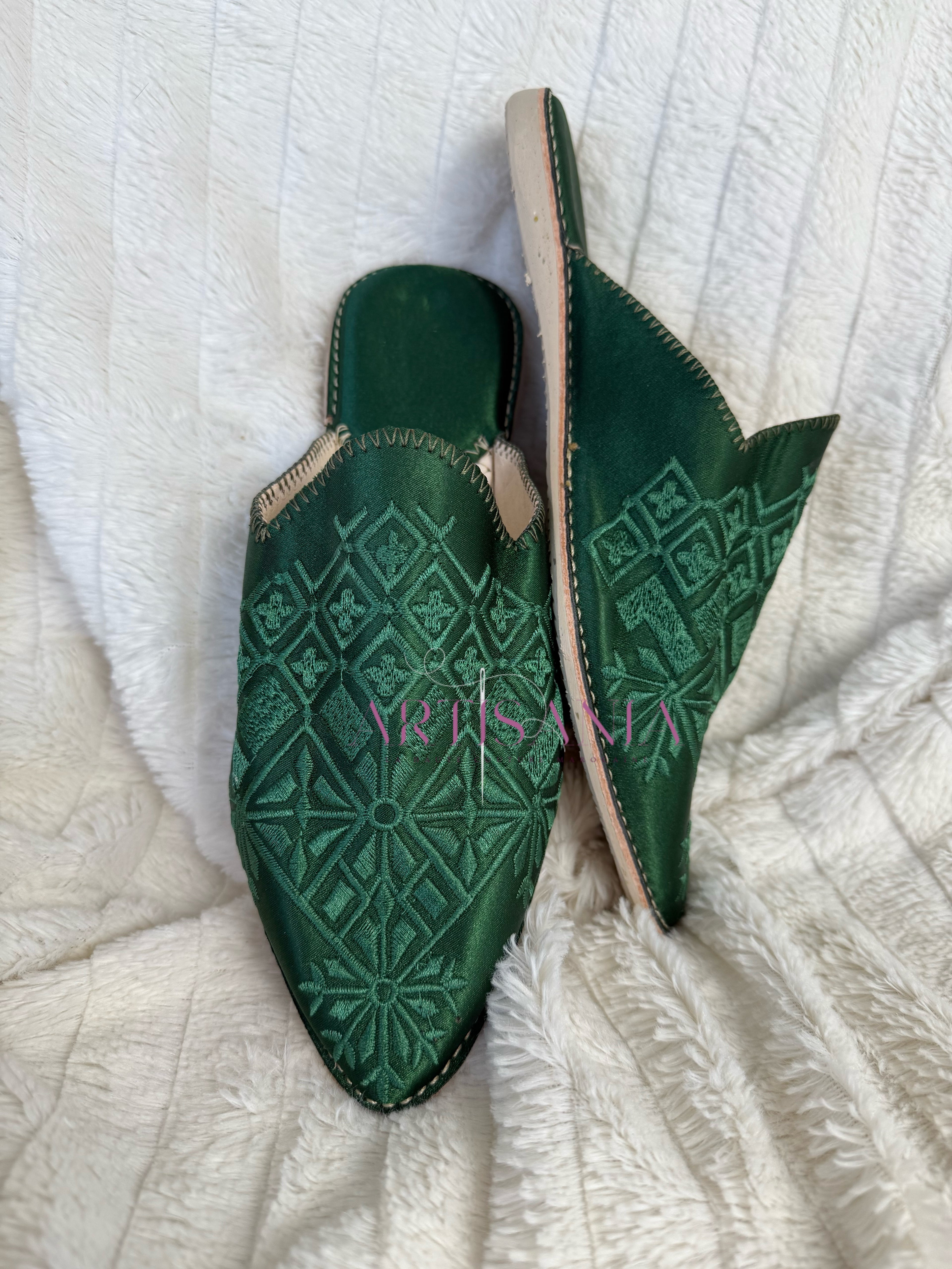 Babouche marocaine plate - modèle Besma vert