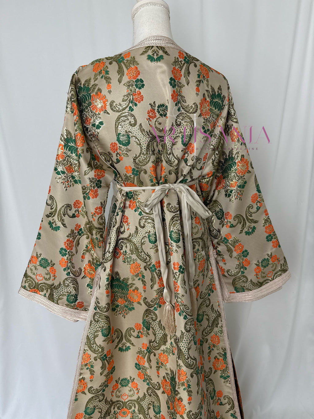 Takchita marocaine modèle Ranelle – Tissu Haj Omar 🧡🍃