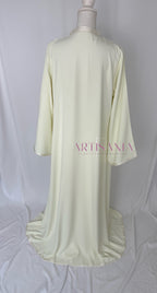 Caftan marocain avec cape modèle Ihsanne – Élégance et légèreté