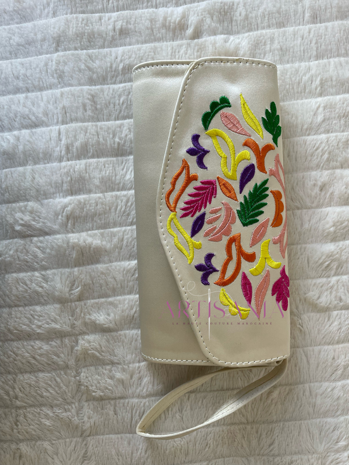 Babouches et pochette brodées- ensemble Kahina blanc cassé 🤍