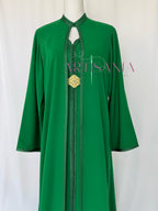 Caftan marocain avec cape modèle Ihsanne – Élégance et légèreté