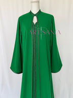 Caftan marocain avec cape modèle Ihsanne – Élégance et légèreté