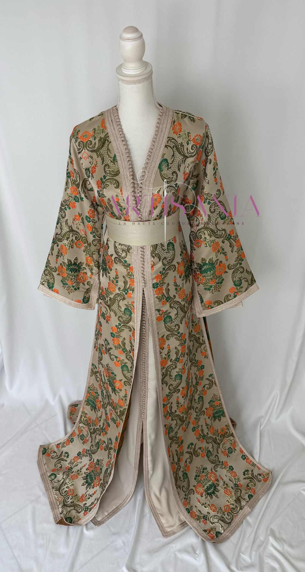 Takchita marocaine modèle Ranelle – Tissu Haj Omar 🧡🍃