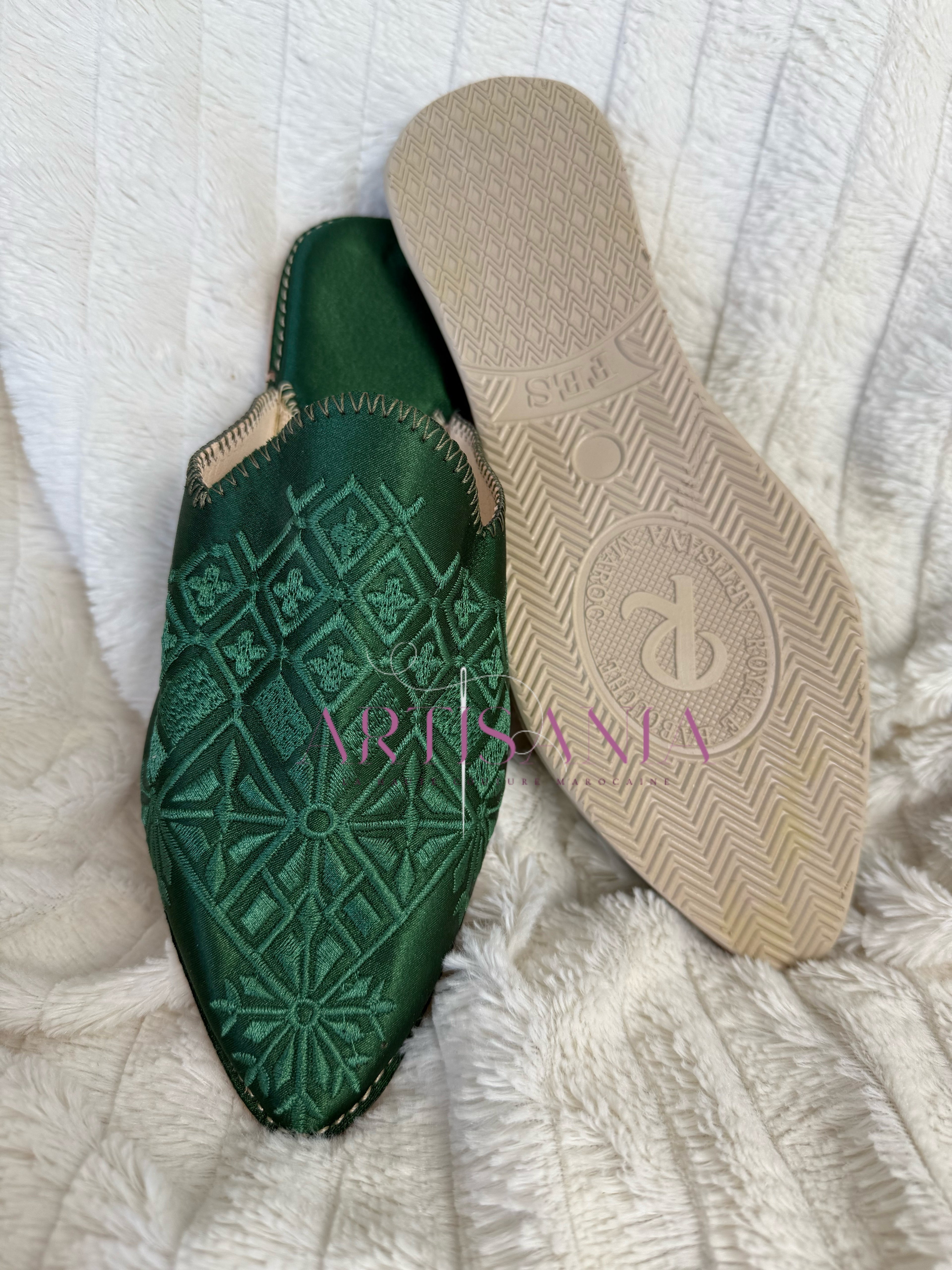 Babouche marocaine plate - modèle Besma vert